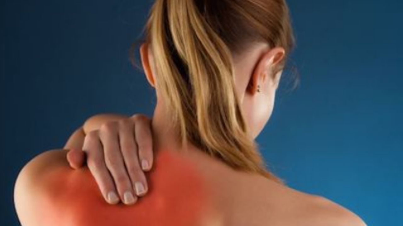 dureri severe de spate între omoplați discul intervertebral cervical