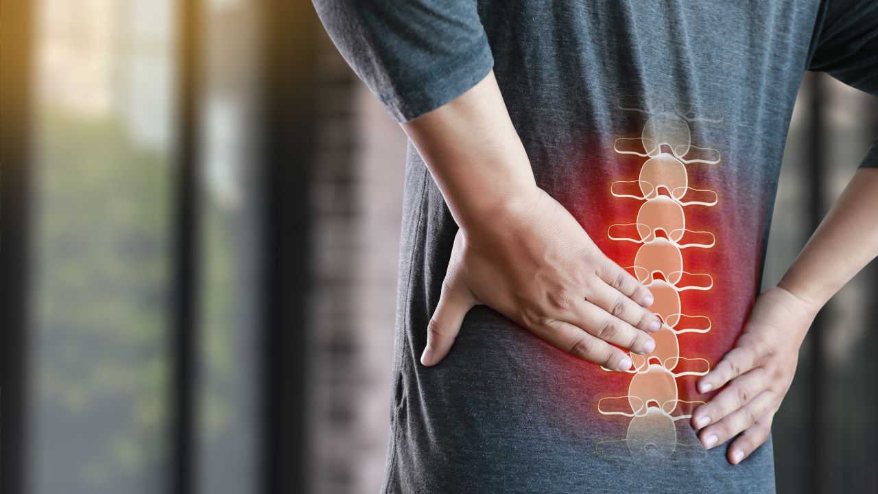 Durerile de spate: cauze, simptome, tratament și prevenție
